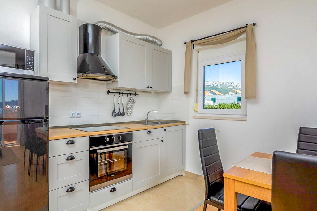 Villa Ina Dalmatia Coast Olivers Travels 04