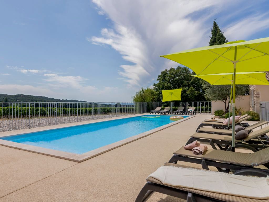 La Chouette Provence Olivers Travels 02