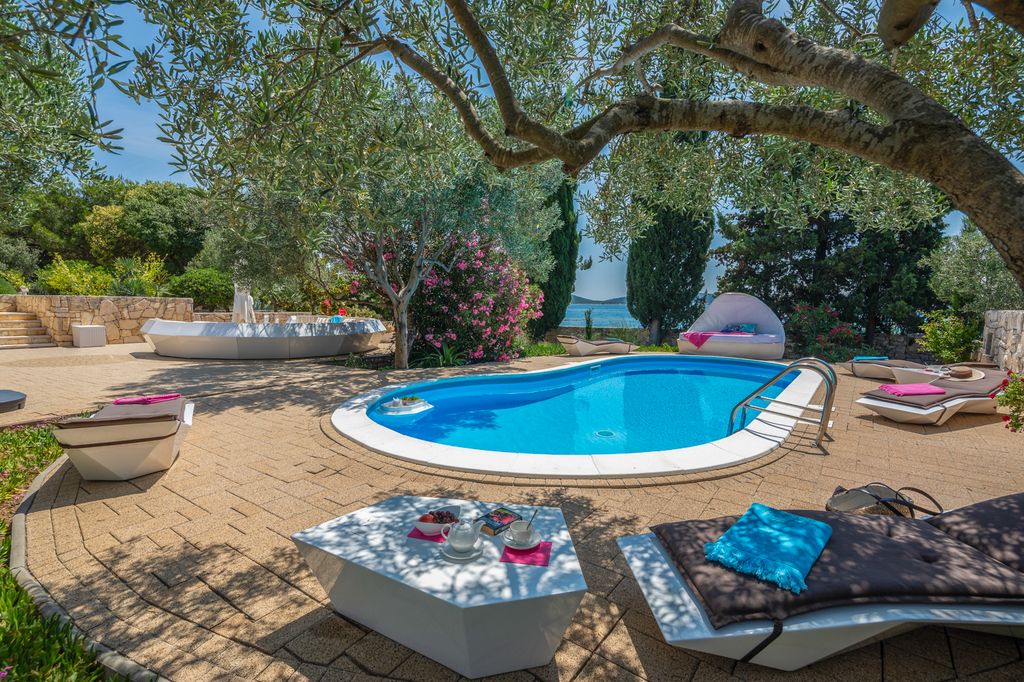 Villa Viktors Dalmatia Coast Olivers Travels 02