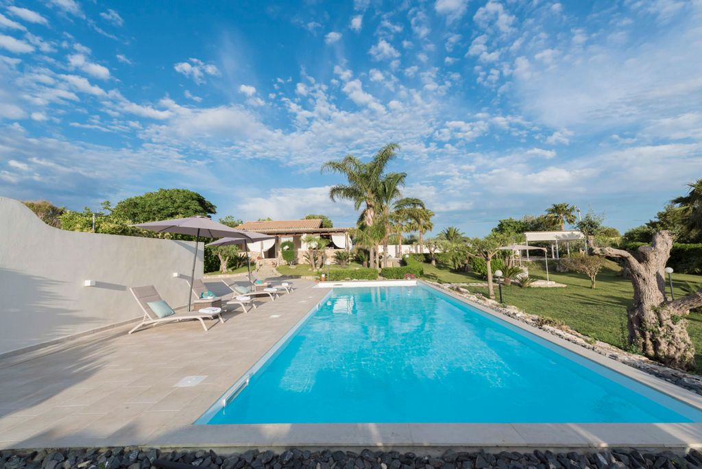 Villa La Sabbia Sicily Olivers Travels1