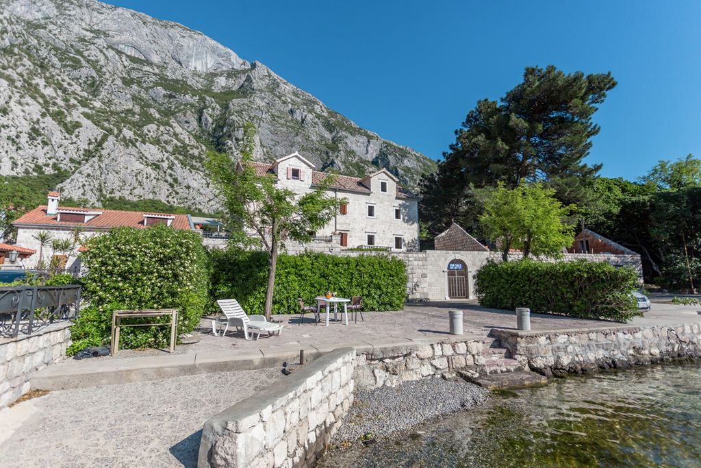 Casa Banja Bay of Kotor Olivers Travels 2