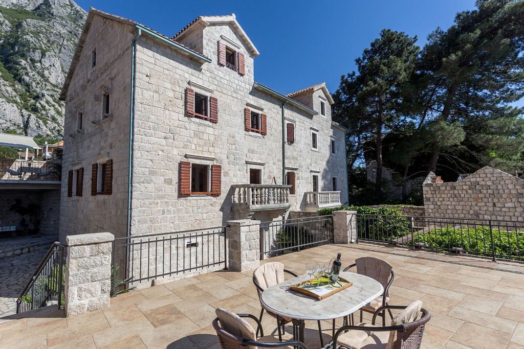 Casa Banja Bay of Kotor Olivers Travels 1