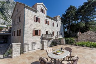 Casa Banja Bay of Kotor Olivers Travels 1