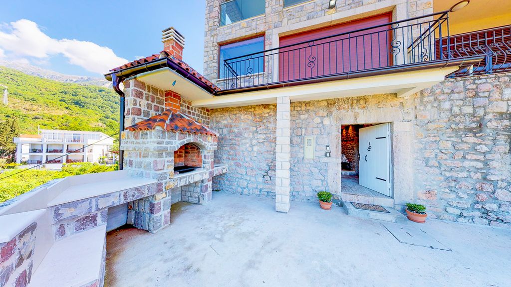 Luka Villa Budva Olivers Travels 2