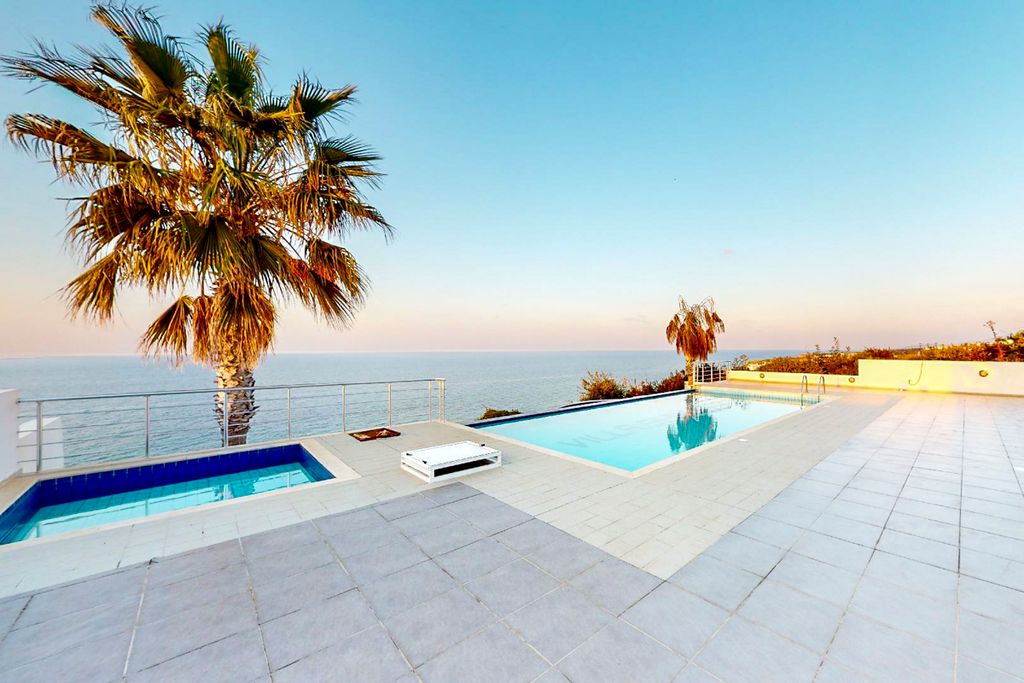 Villa Kuris Northern Cyprus Olivers Travels5