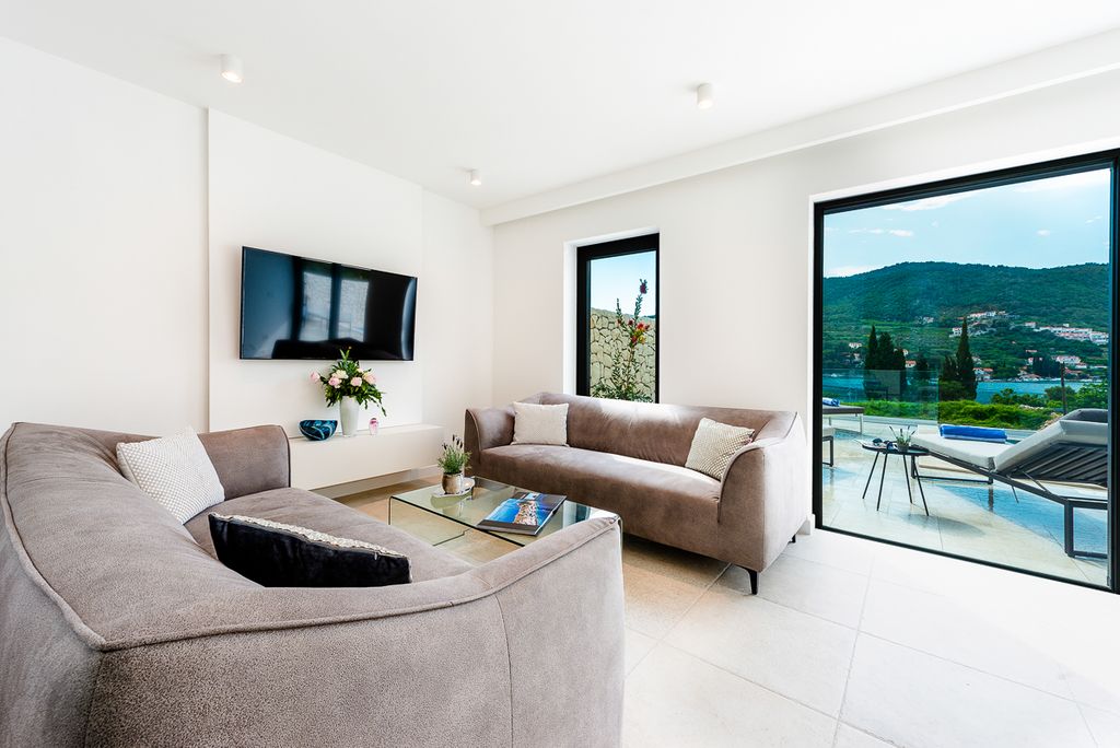 Villa Queen Dubrovnik Olivers Travels 1  4 