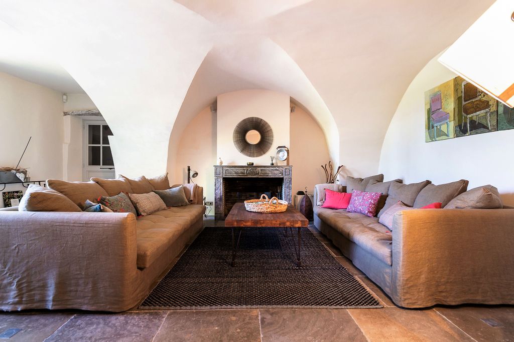 Douceur Estivale Provence Alps Olivers Travels 3
