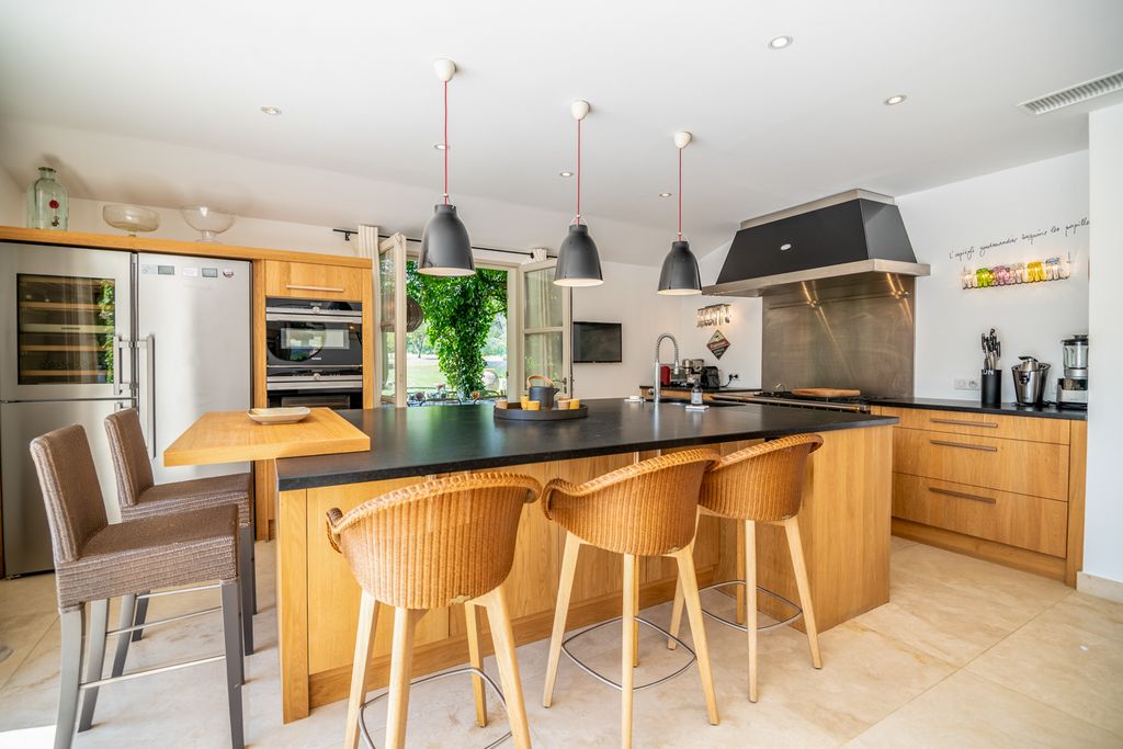 Maison Des Fees Provence Olivers Travels 04