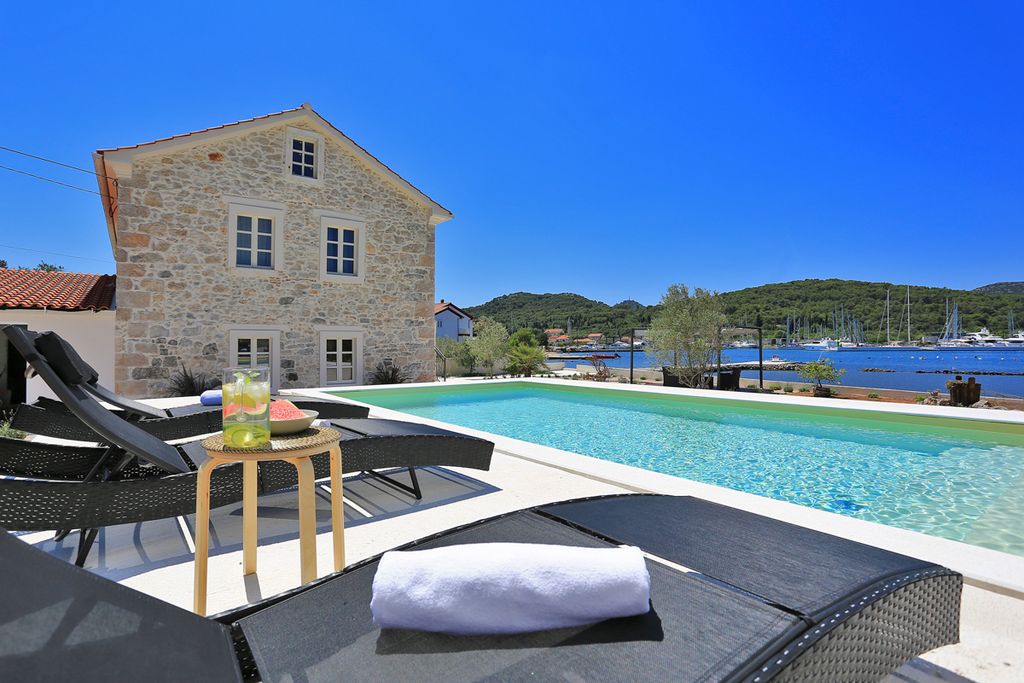 Villa Spotelo Dalmatia Olivers Travels 1