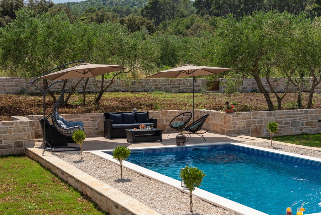 Villa Bihac Dalmatia Olivers Travels 2