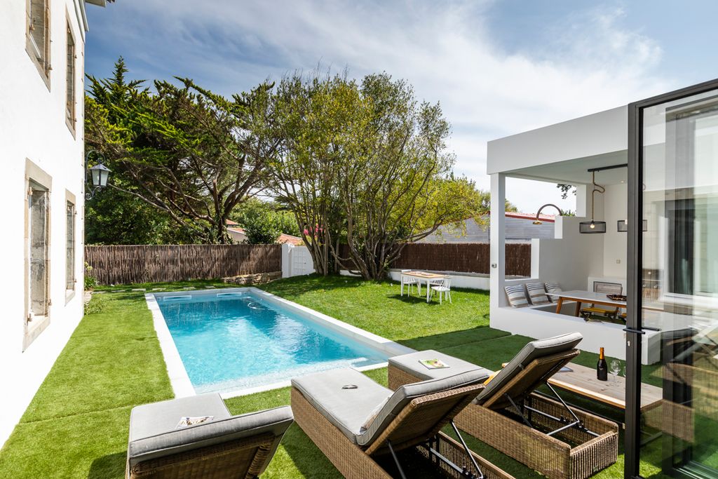 Maison des Vagues Biarritz Olivers Travels 2
