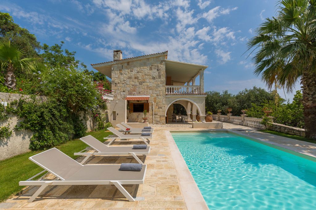 Villa Jacaranda Lilac Corfu Olivers Travels 1