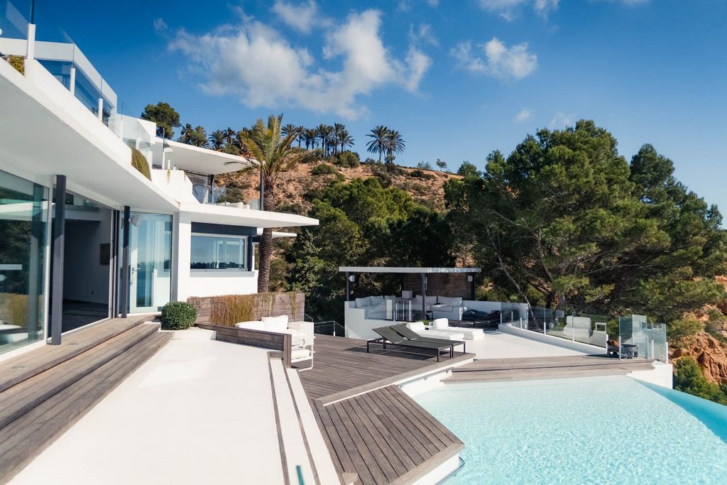 Deluxe Alegre Ibiuza Spain OliversTravels 1