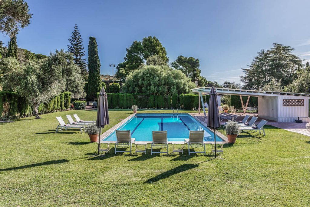 Villa Vicentra Catalonia Olivers Travels 1 2