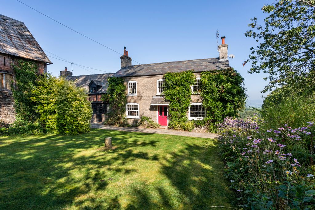 Newton Court Midlands Olivers Travel 1