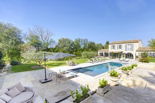 Le Patio du Soleil Provence Olivers Travels1