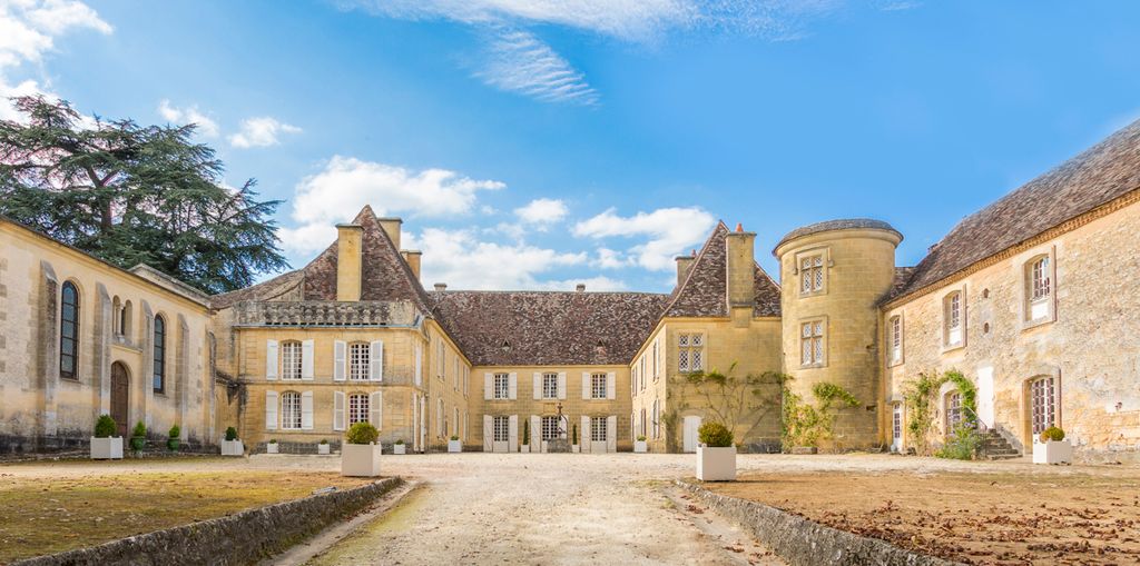 Chateau de Cardou Dordogne Olivers Travels1