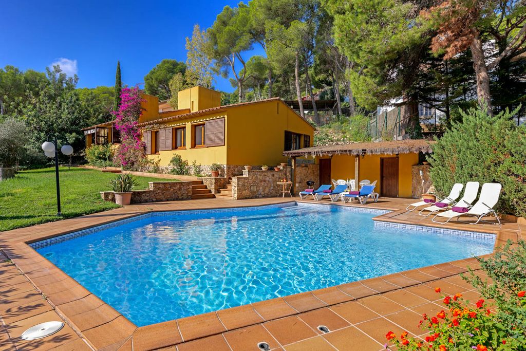Villa Mossec Costa Brava Olivers Travels 1