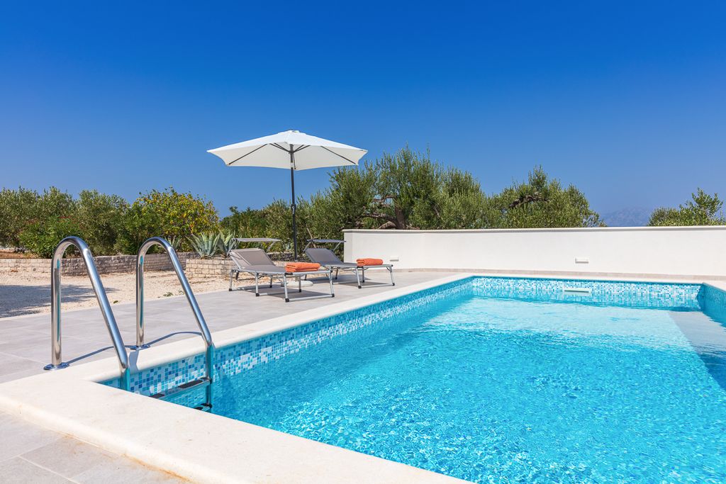 Villa Lombrodica Brac Olivers Travels 2