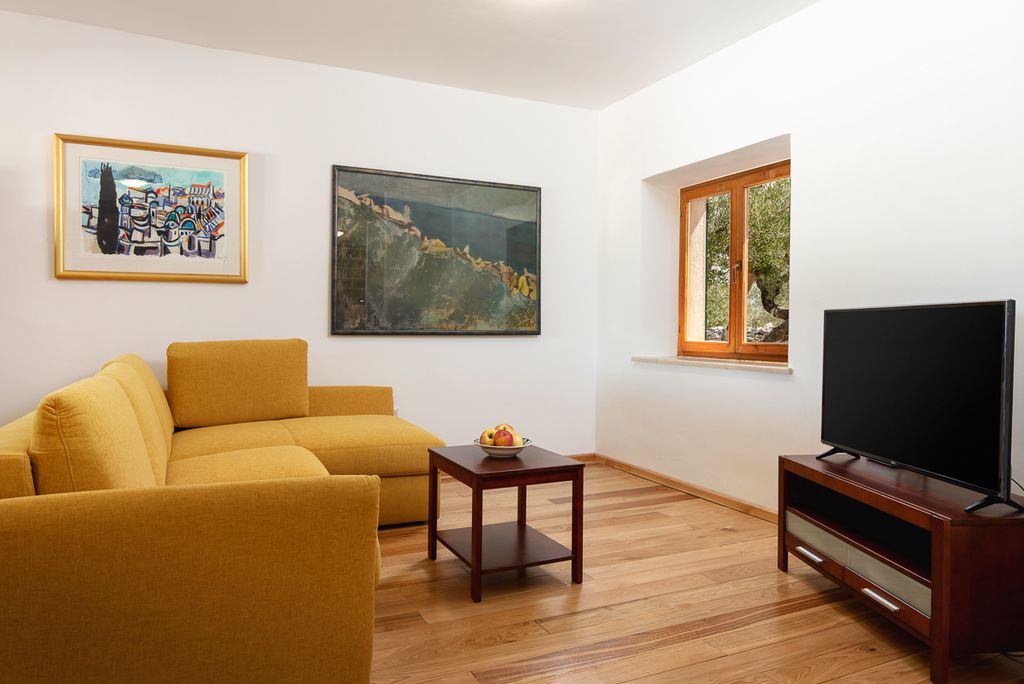 Villa Lombrodica Brac Olivers Travels 3