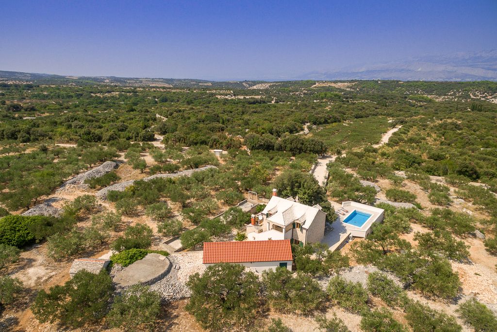 Villa Lombrodica Brac Olivers Travels 16