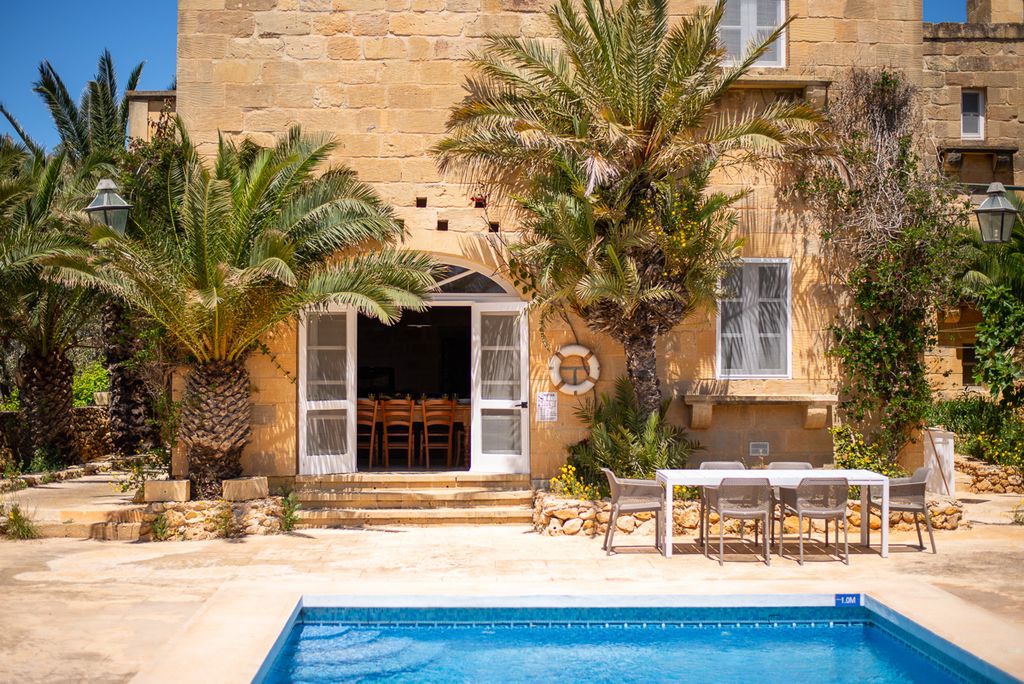 Snip Farmhouse Malta Olivers Travels 2