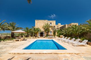 Snip Farmhouse Malta Olivers Travels 1