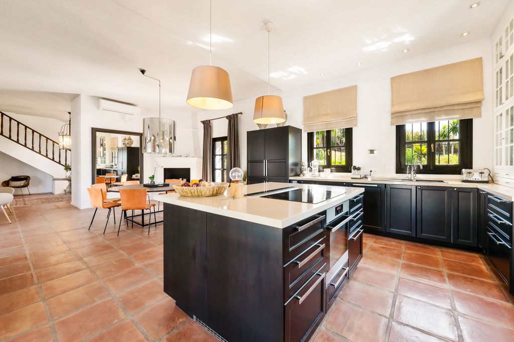 Villa Halcones Costa Del Sol Spain OliversTravels 4