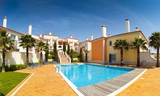 Exteriors Ocean Apartments Praia del Rey Silver Coast Olivers Travels 4 01