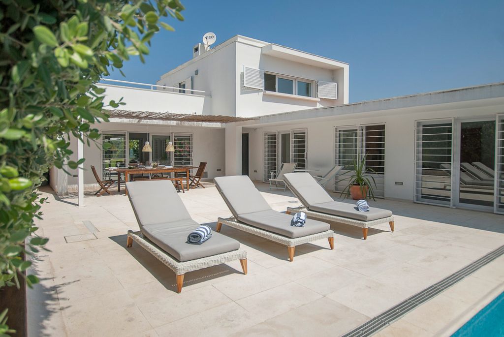 Casa do Loren Lisbon Olivers Travels 3