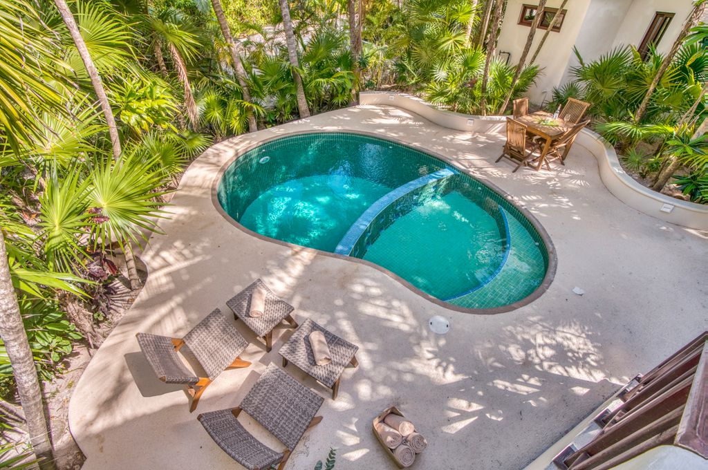 Casitas Corazon Estate Soliman Bay Olivers Travels2