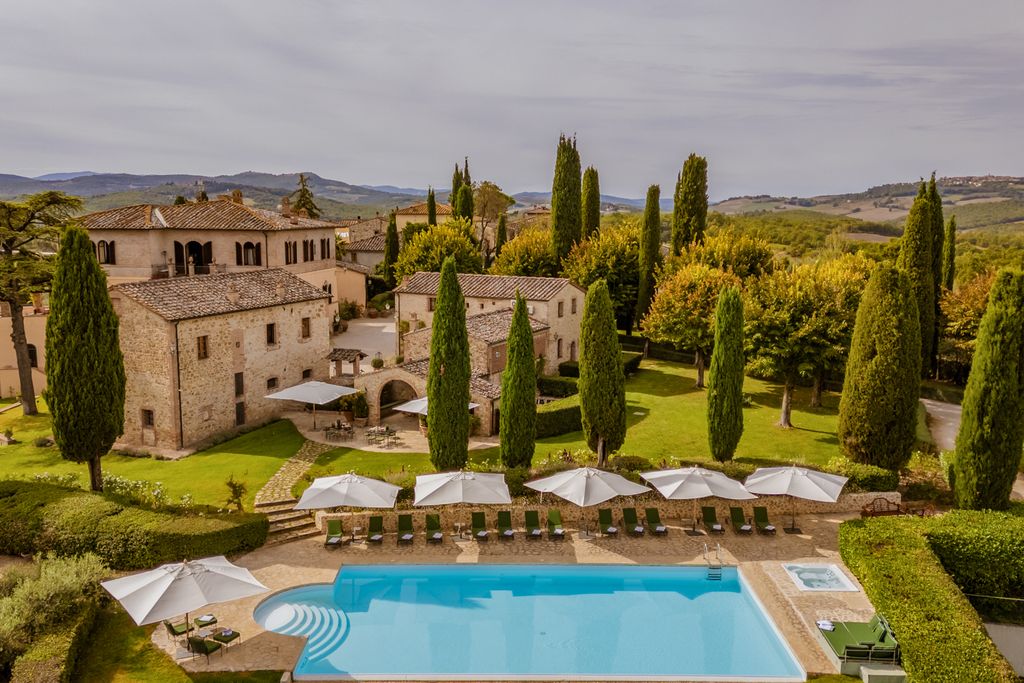Villa Carli Italy Tuscany OliverTravel 002
