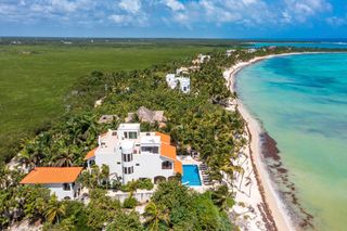 Casa Cara Soliman Bay Olivers Traves 1