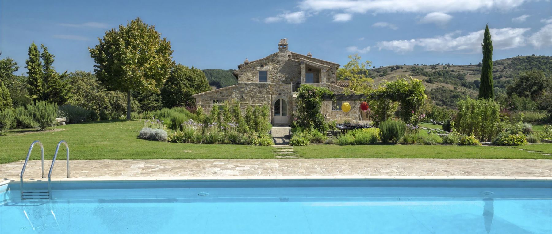 001 villa sovrano central italy olivers travels desktop center