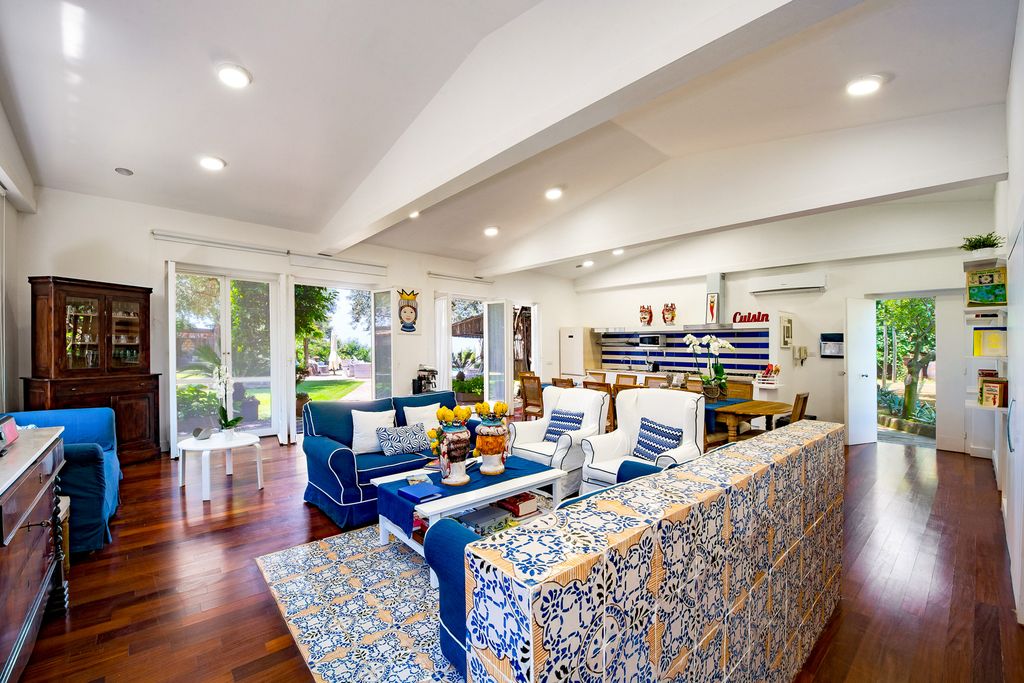 Villa Montecchi Sorrento Olivers Travels 03