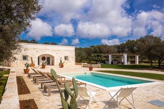 Trulli Donnagaro Puglia Italy Olivers Travels 1