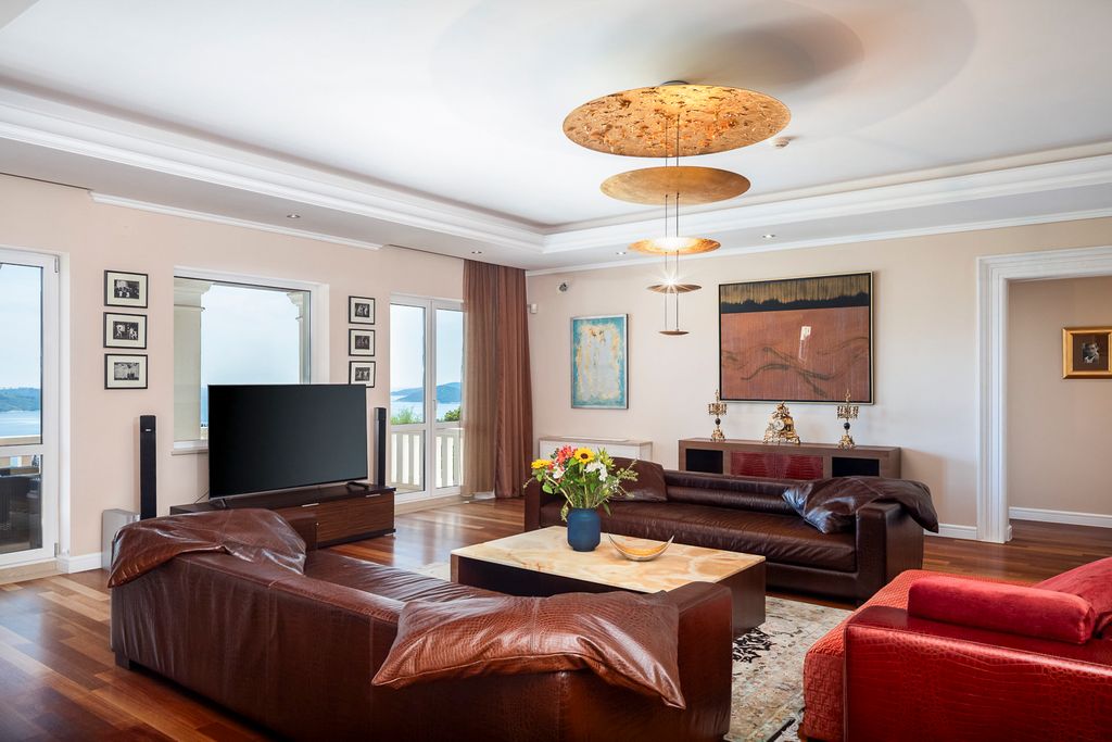Villa Palaca Dubrovnik Olivers Travels3