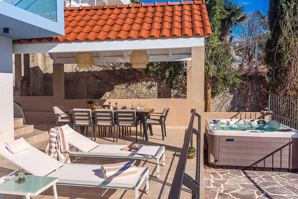 Villa Tadsi Dalmatia Olivers Travels 3