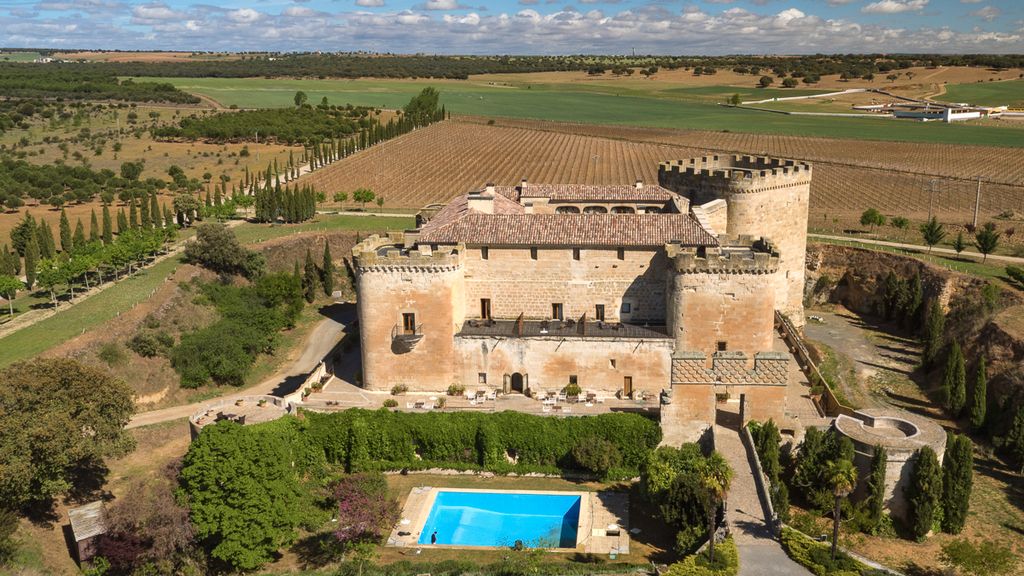 Castillo Buen Amor Central Spain Olivers Travels 1