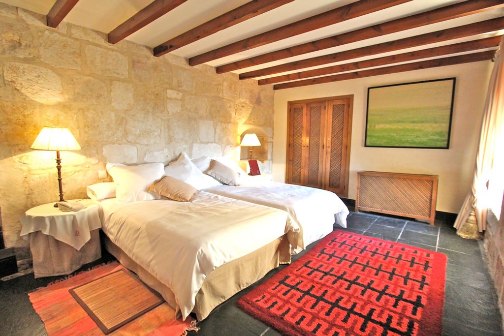 Superior Castellana Buen Amor Central Spain Olivers Travels 1