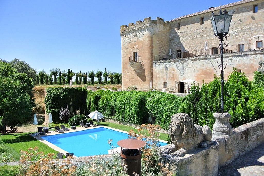 Castillo Buen Amor Central Spain Olivers Travels 2 07