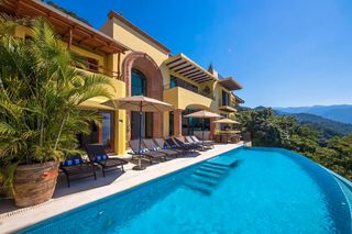 Casa Santa Cruz Conchas Chinas Mexico Olivers Travels 3