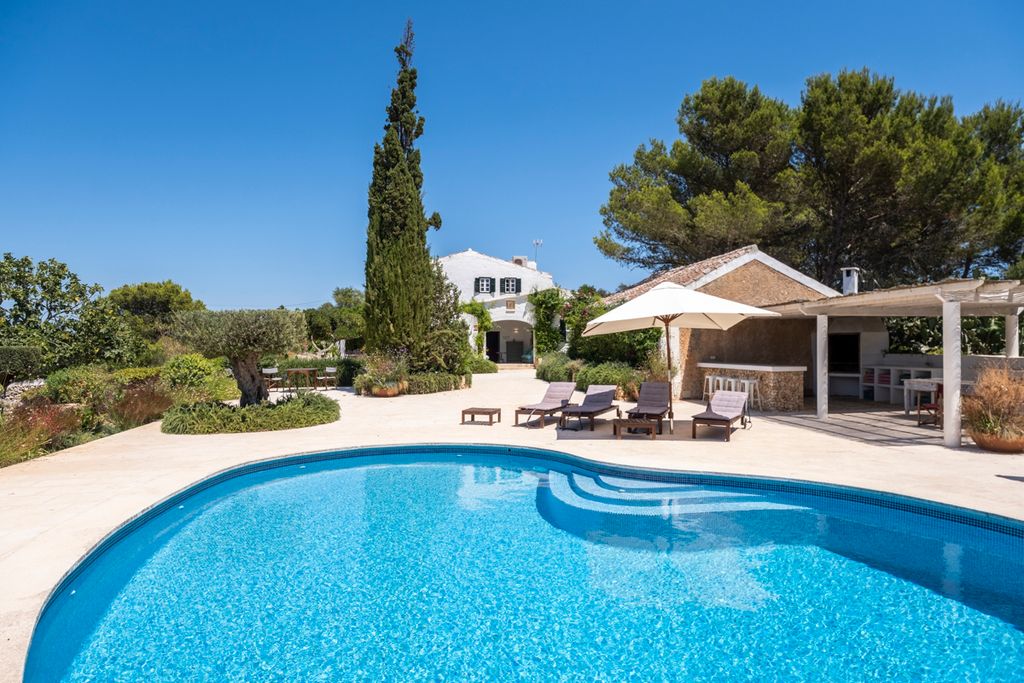 Deluxe Santa Monica Menorca Olivers Travels 1