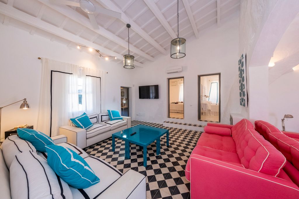 Deluxe Santa Monica Menorca Olivers Travels 3