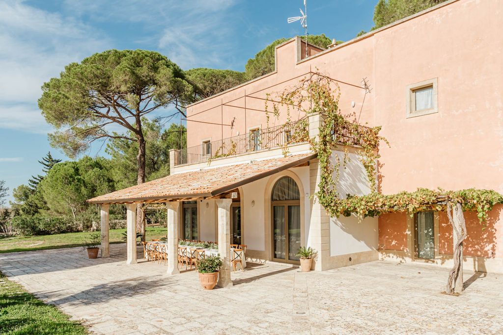 Villa Salvatore Puglia Italia OliversTravels 2