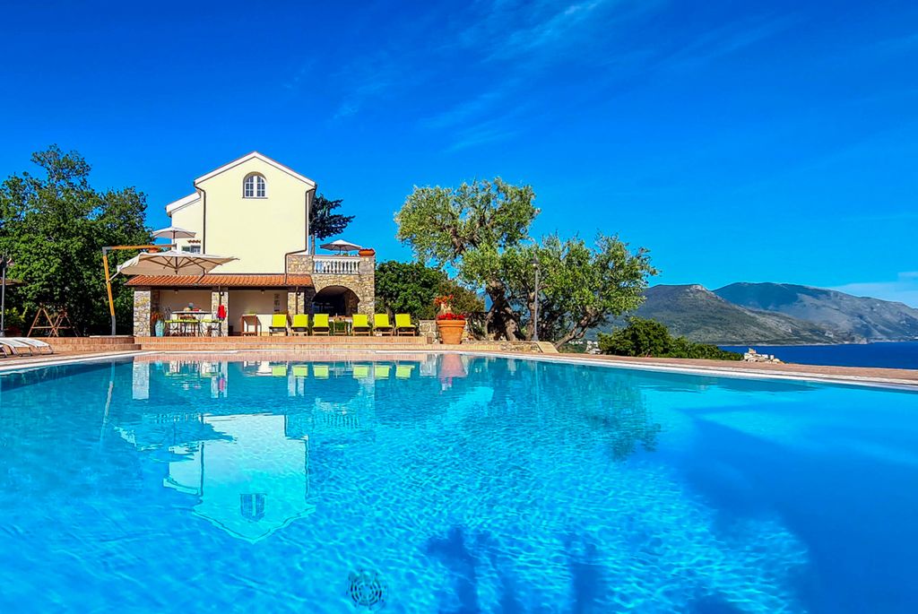 Villa Mediterraneo Sorrento Olivers Traves 01