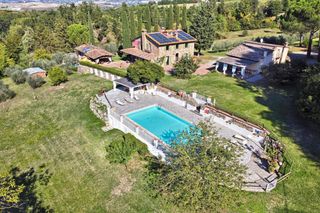 Villa Bernardone Tuscany Olivers Travels1
