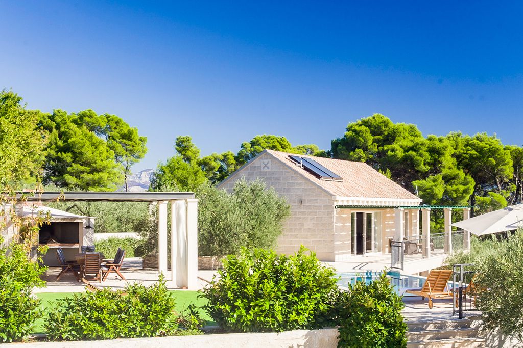 Villa Podelina Brac Croatia OliversTravels 2