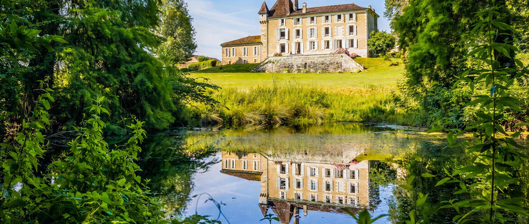 001 chateau tessyiere south west france olivers travels desktop center
