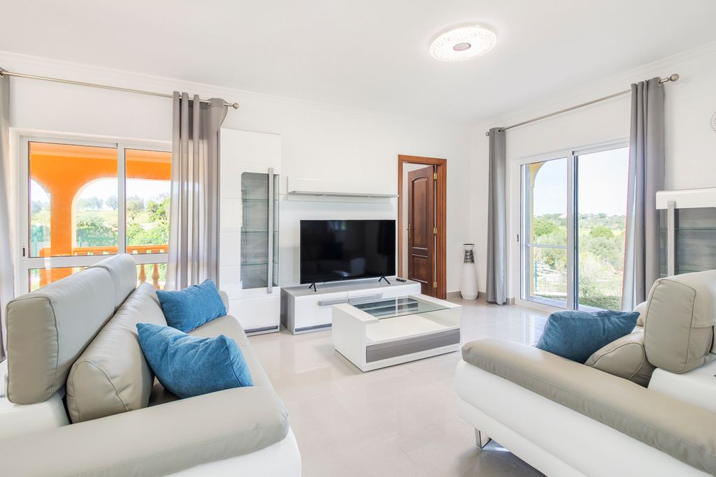 Villa Botela Carvoeiro Olivers Travels 3